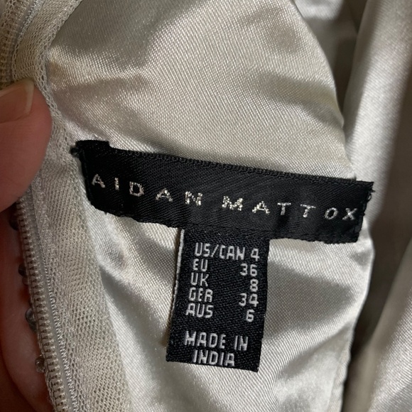 Aidan Mattox US sz 4 formal gown prom, banquet silver sequins flowy and elegant - Picture 12 of 16